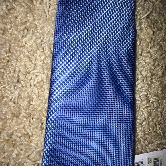 Michael Kors Navy Blue Tie 100% silk - Picture 2 of 10